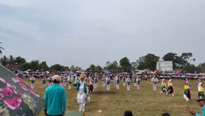 MIN 2 Tebo Gemilang, Drum Band Gita Buana Minda Islamiah Tampil Memukau di Tingkat Kecamatan Tebo Ulu