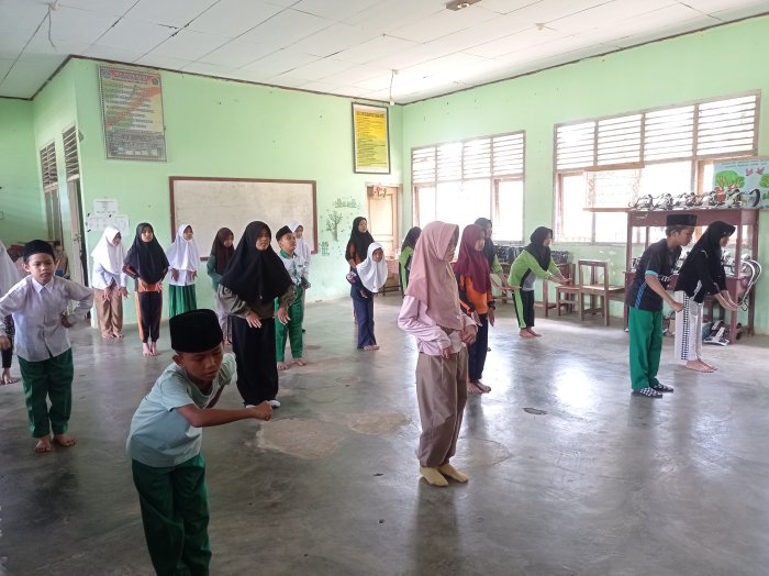 Menari dan Berkreasi: Semangat Siswa MIN 2 Tebo dalam Kegiatan Ekstrakurikuler Seni Tari