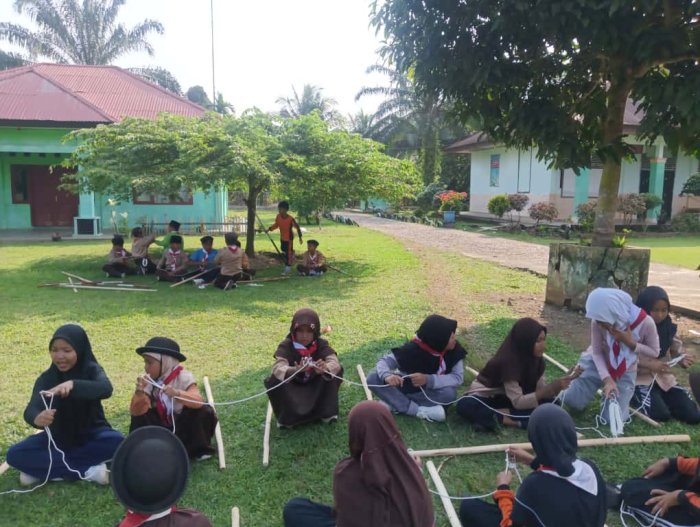 Siap Jadi Generasi Tangguh: Pramuka MIN 2 Tebo Jadi Wadah Pendidikan Karakter