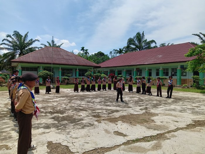 Tumbuhkan Karakter Disiplin, Siswa MIN 2 Tebo Antusias Ikuti Ekskul Pramuka Setiap Sabtu