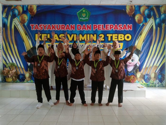 Penuh Haru dan Prestasi, MIN 2 Tebo Gelar Tasyakuran dan Pelepasan Siswa-Siswi Kelas VI