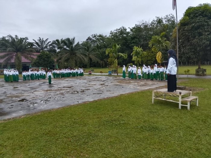 Upacara Bendera  di MIN 2 Tebo Berlangsung Khidmat