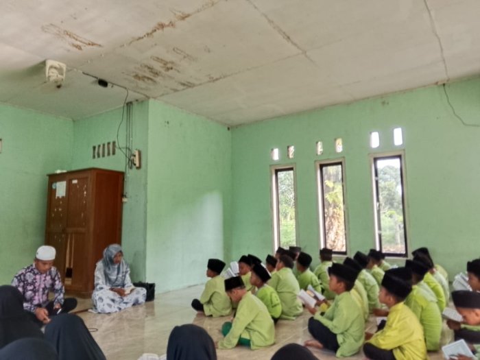 MIN 2 Tebo Laksanakan Kegiatan Keagamaan Rutin: Pembacaan Surah Yasin Setiap Jumat