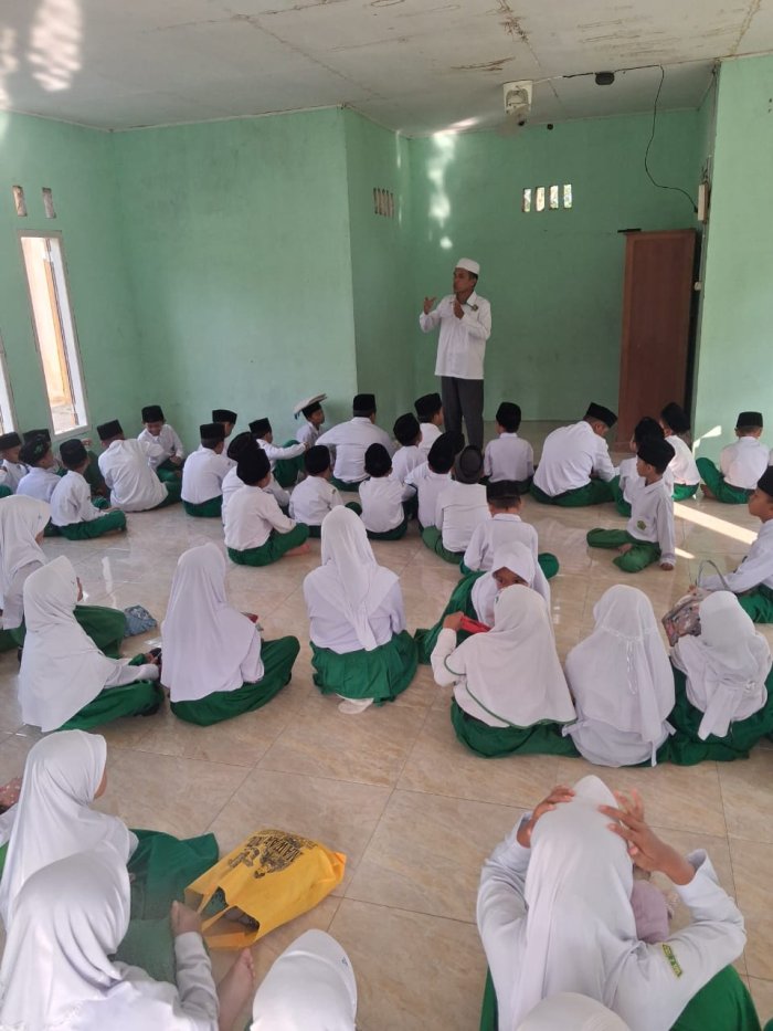 MIN 2 Tebo Tanamkan Karakter Religius Lewat Sholat Dhuha